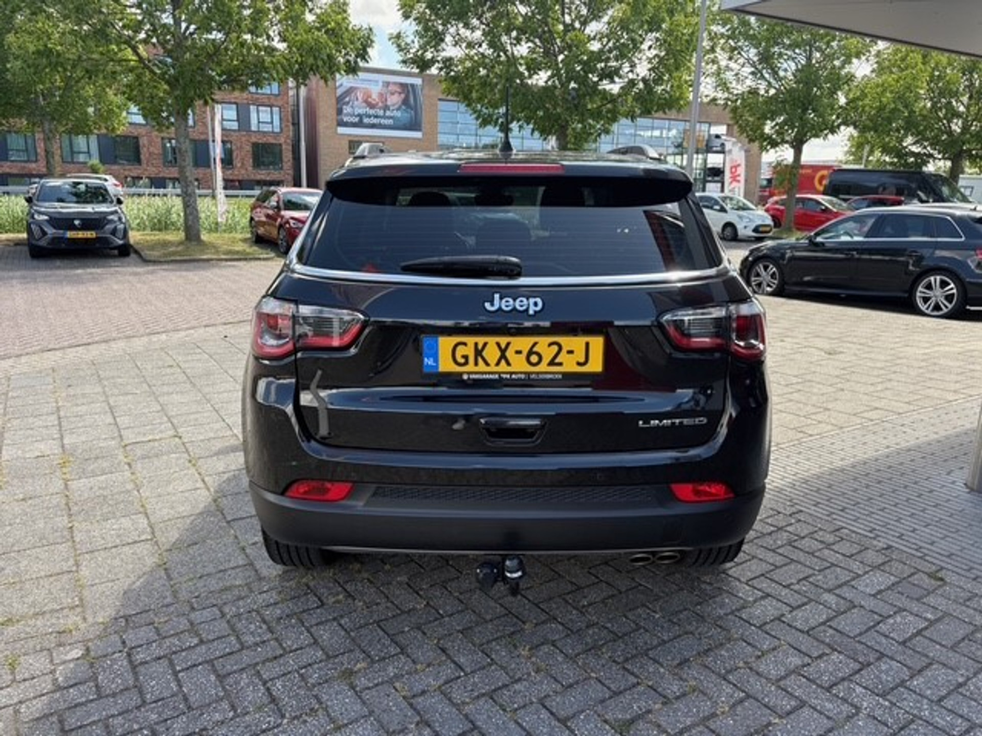 45170966-2.jpg