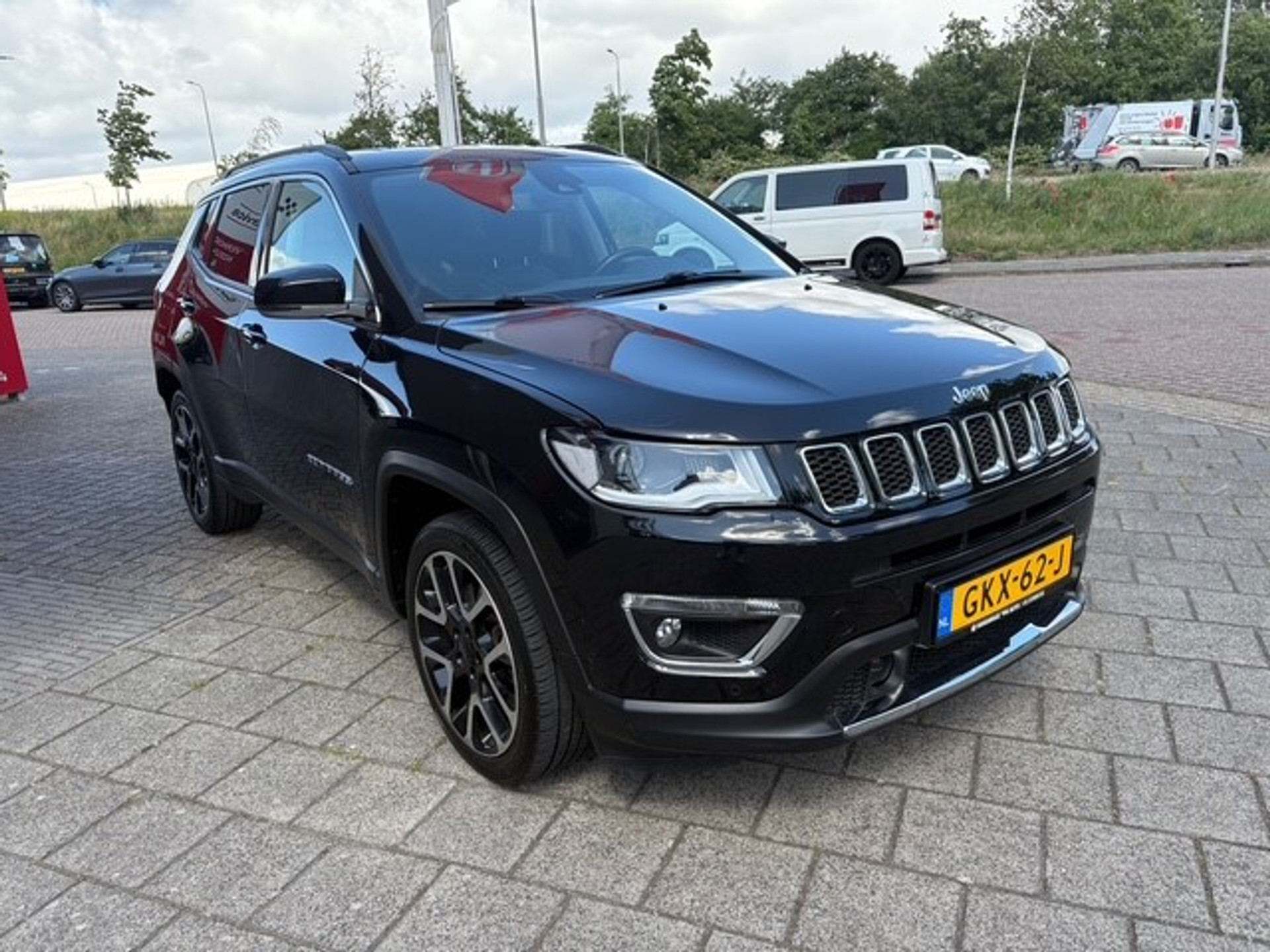 45170966-4.jpg