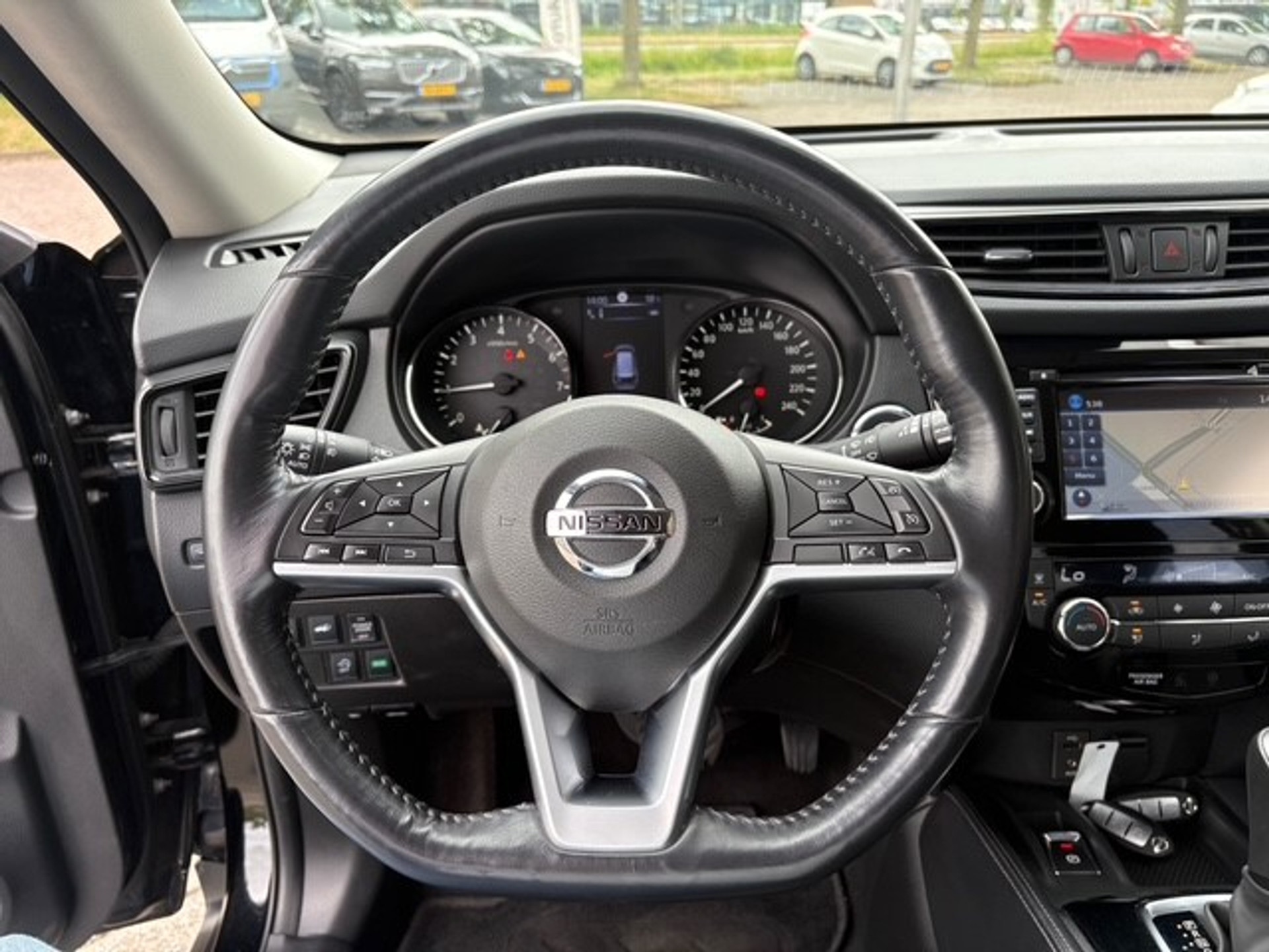 45272049-10.jpg