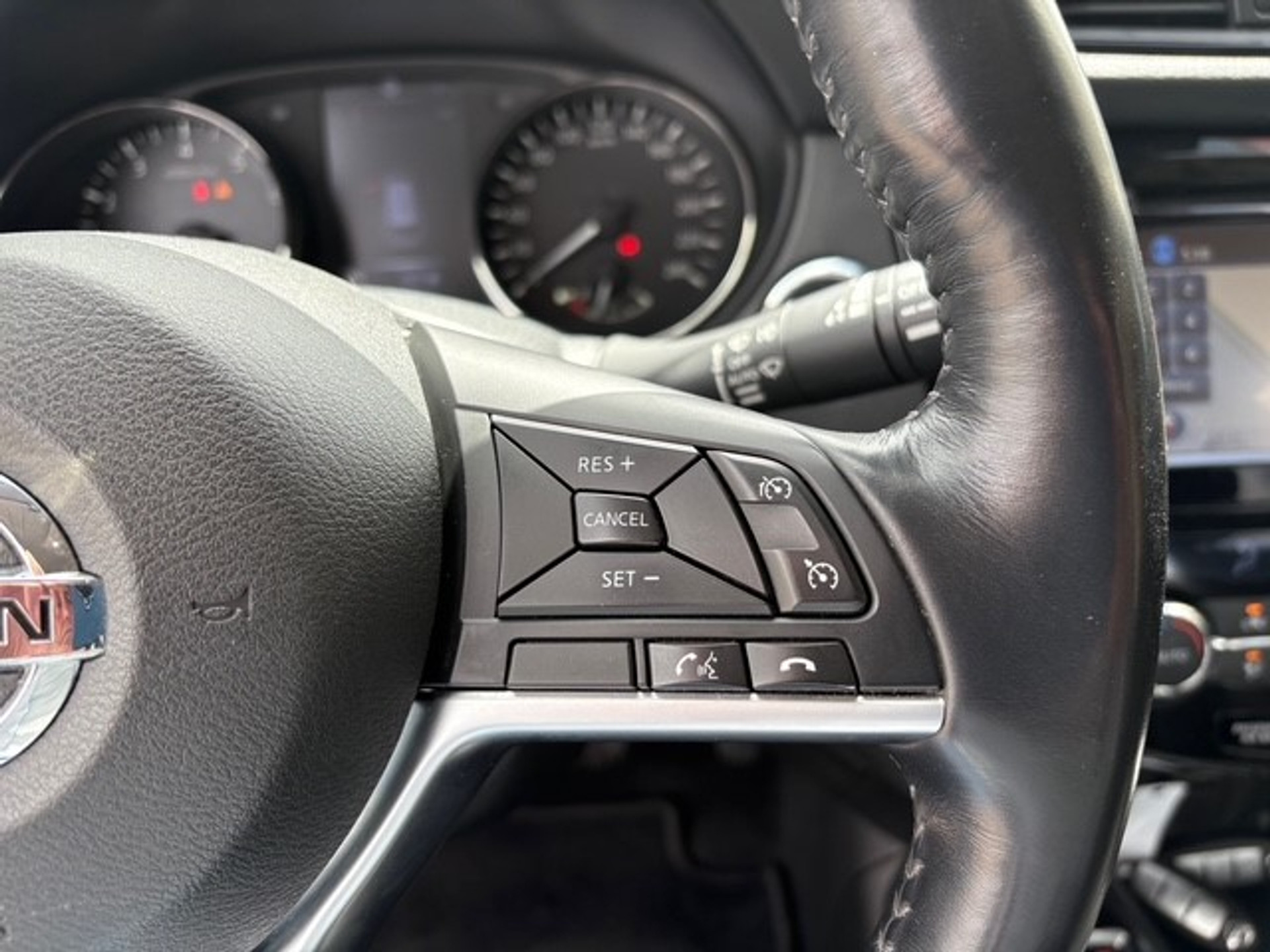 45272049-16.jpg