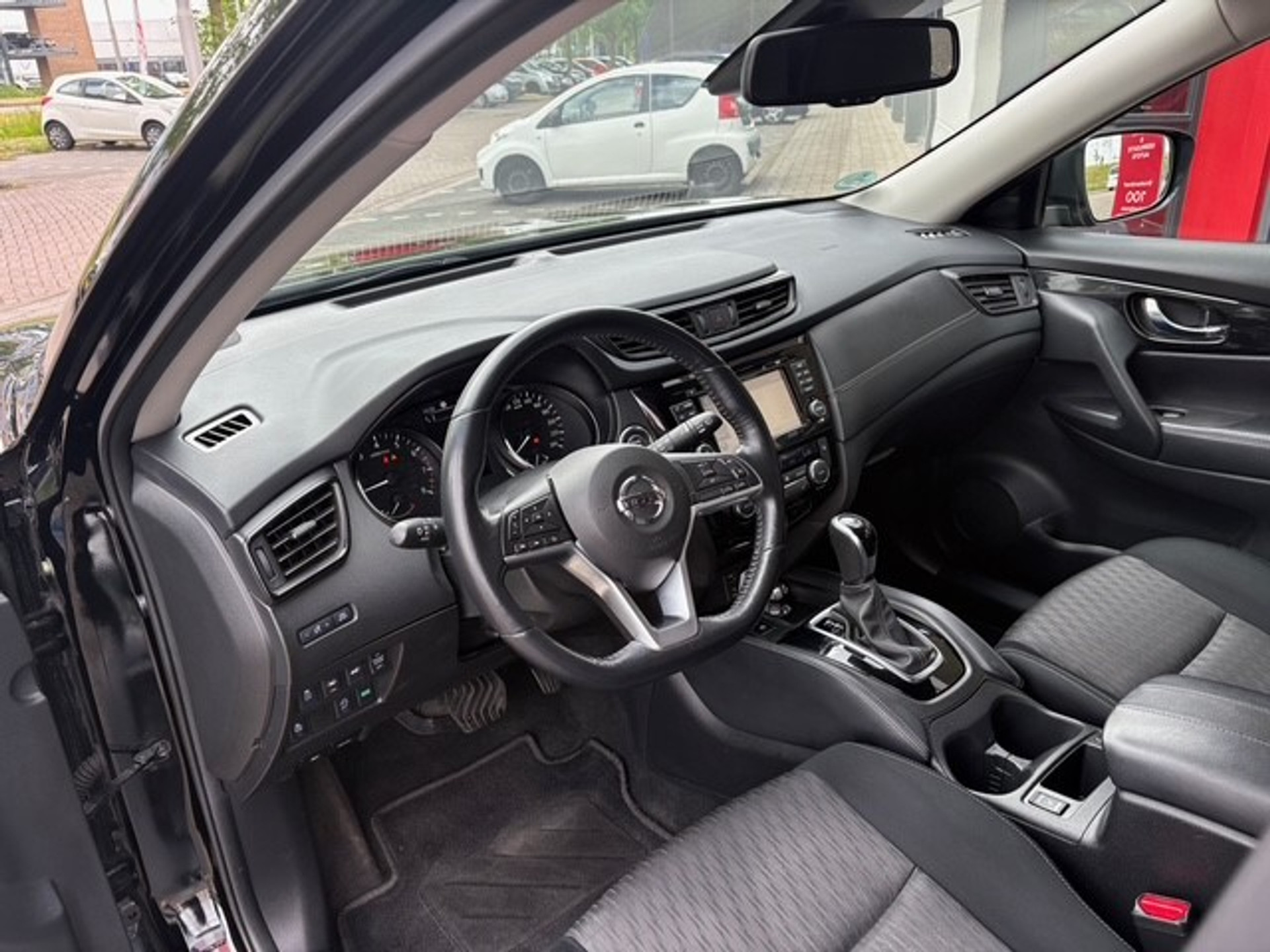 45272049-8.jpg