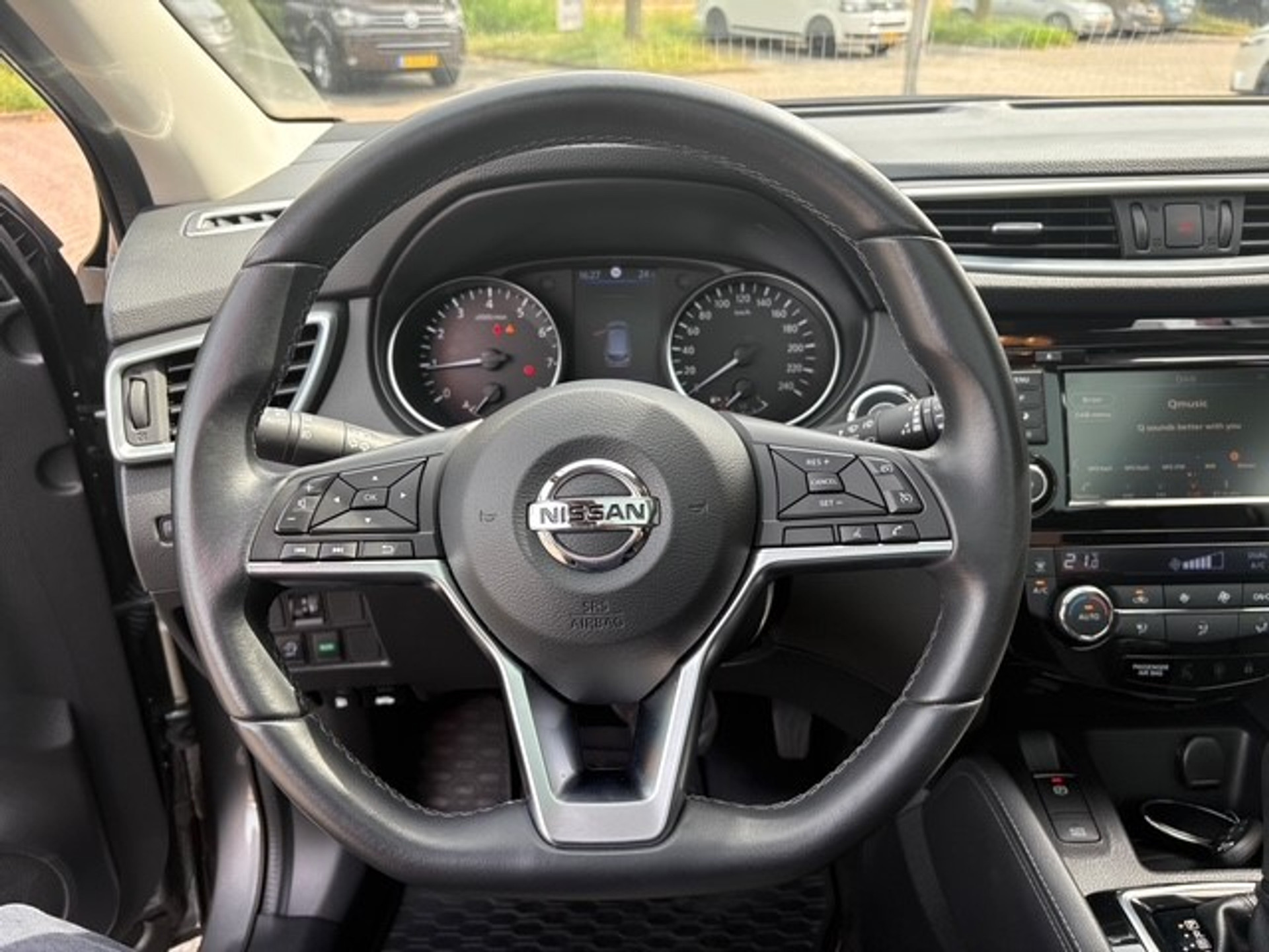 46164165-10.jpg