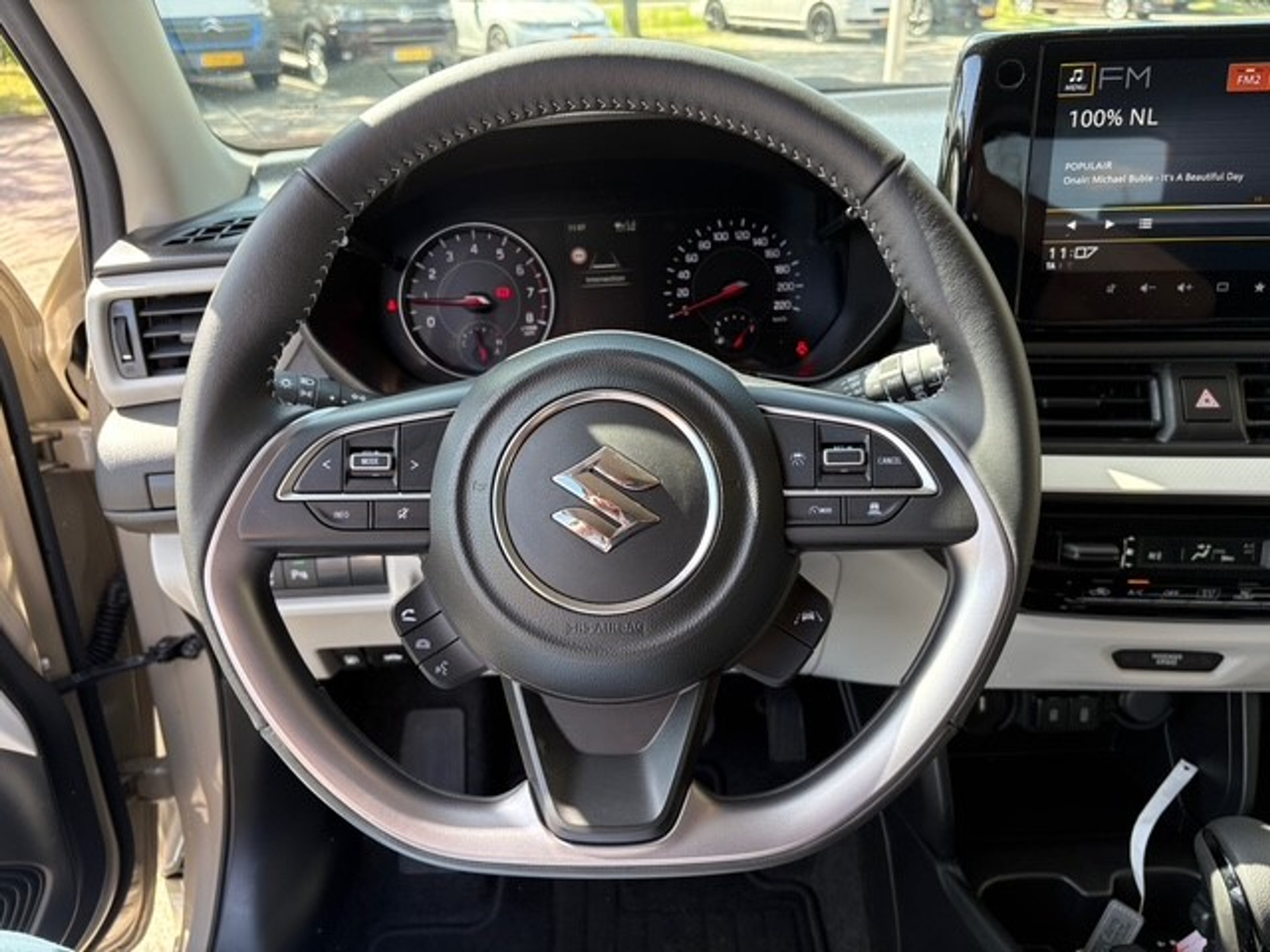 46249387-10.jpg