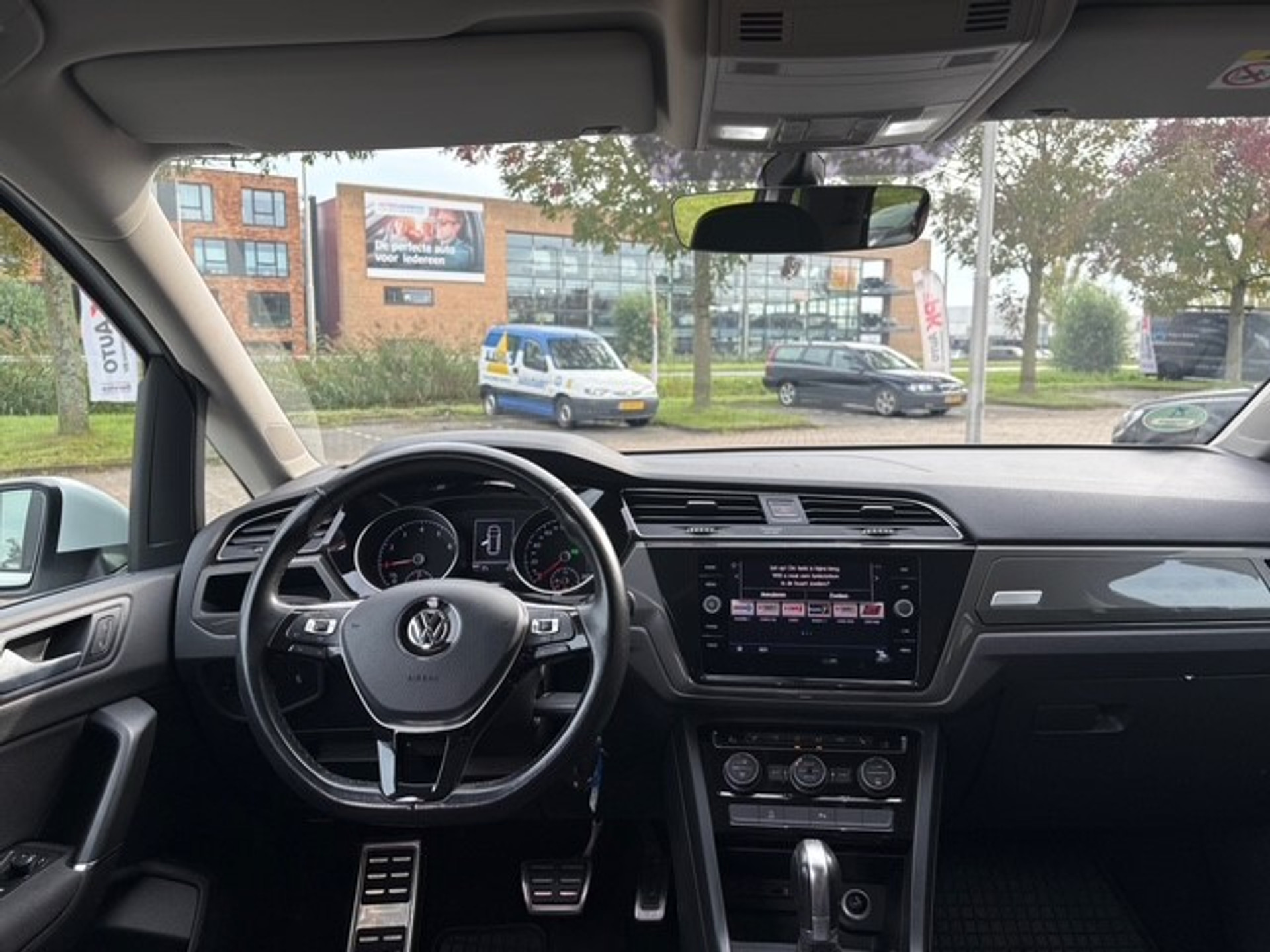 47789347-19.jpg