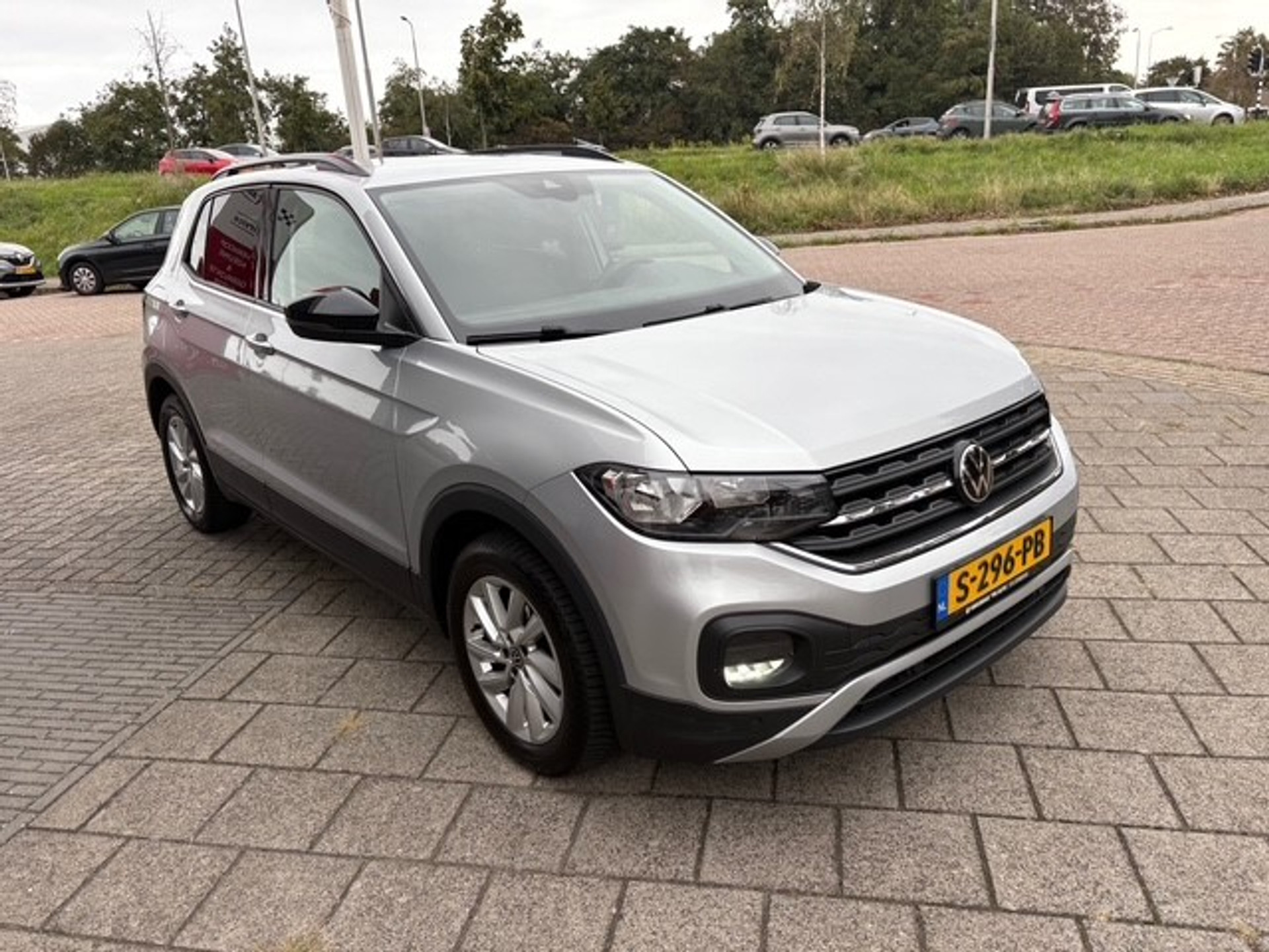 47910086-4.jpg